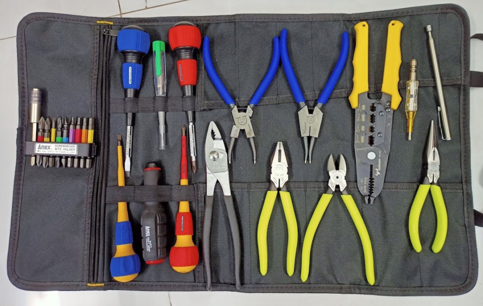 Những Công Cụ Lao Động Thiết Yếu Cho Thợ Điện Và Cách Sử Dụng