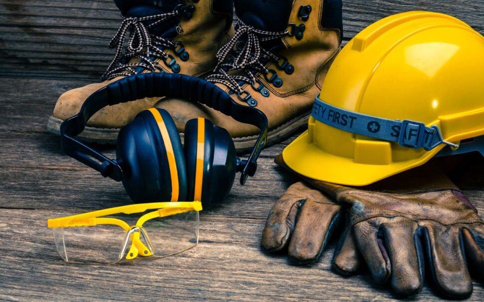 Cách Kiểm Tra Chất Lượng Đồ Bảo Hộ Lao Động Trước Khi Sử Dụng